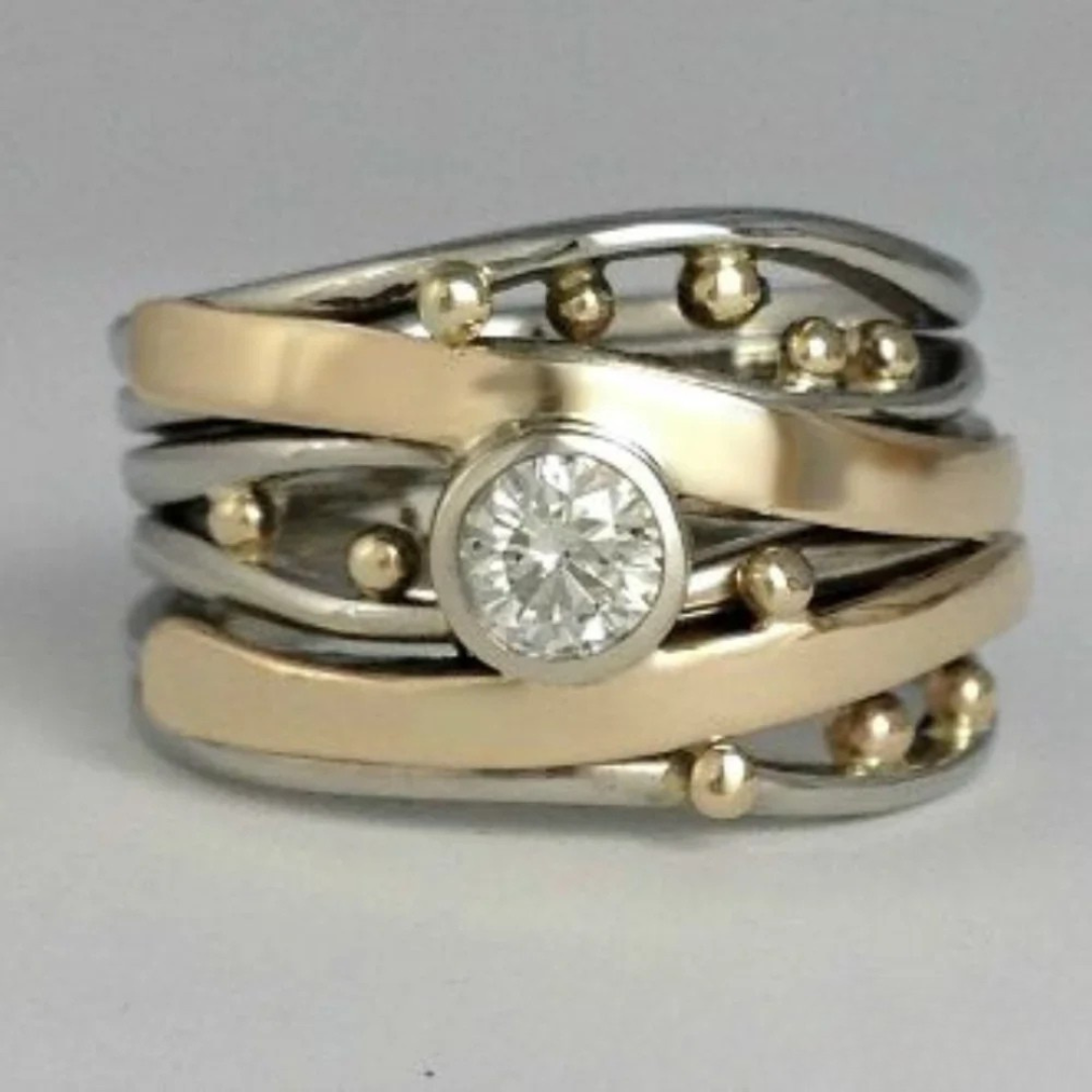 Vintage Gold Ring with Zirconium