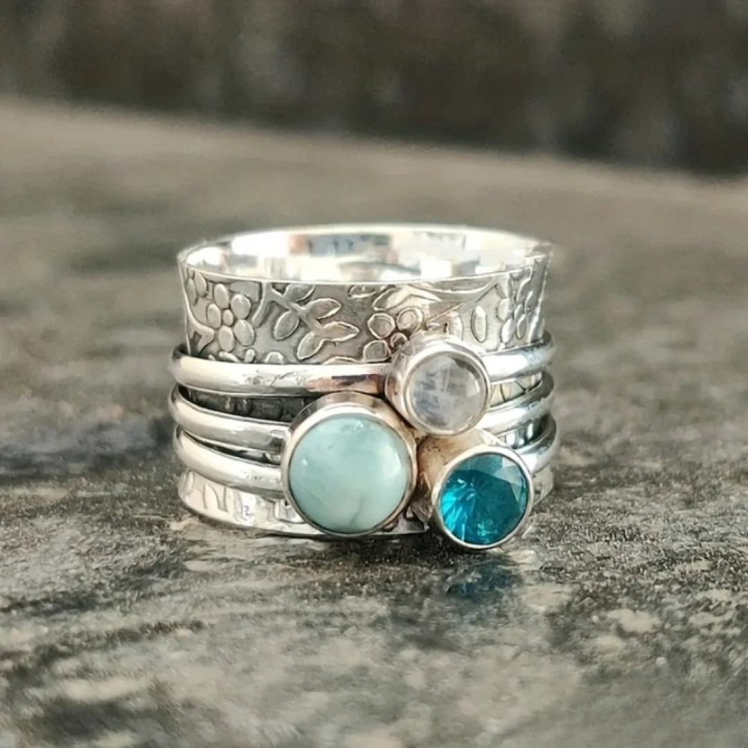 Vintage ring with blue natural stones