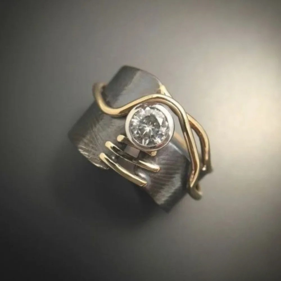 Vintage Black Silver Ring with Zircon
