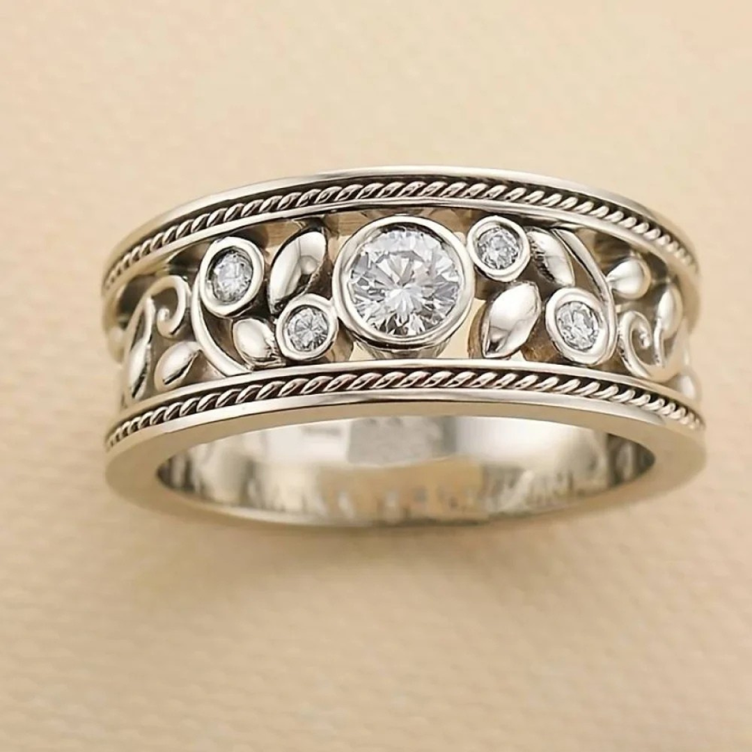 Vintage Silver Ring & Zirconia