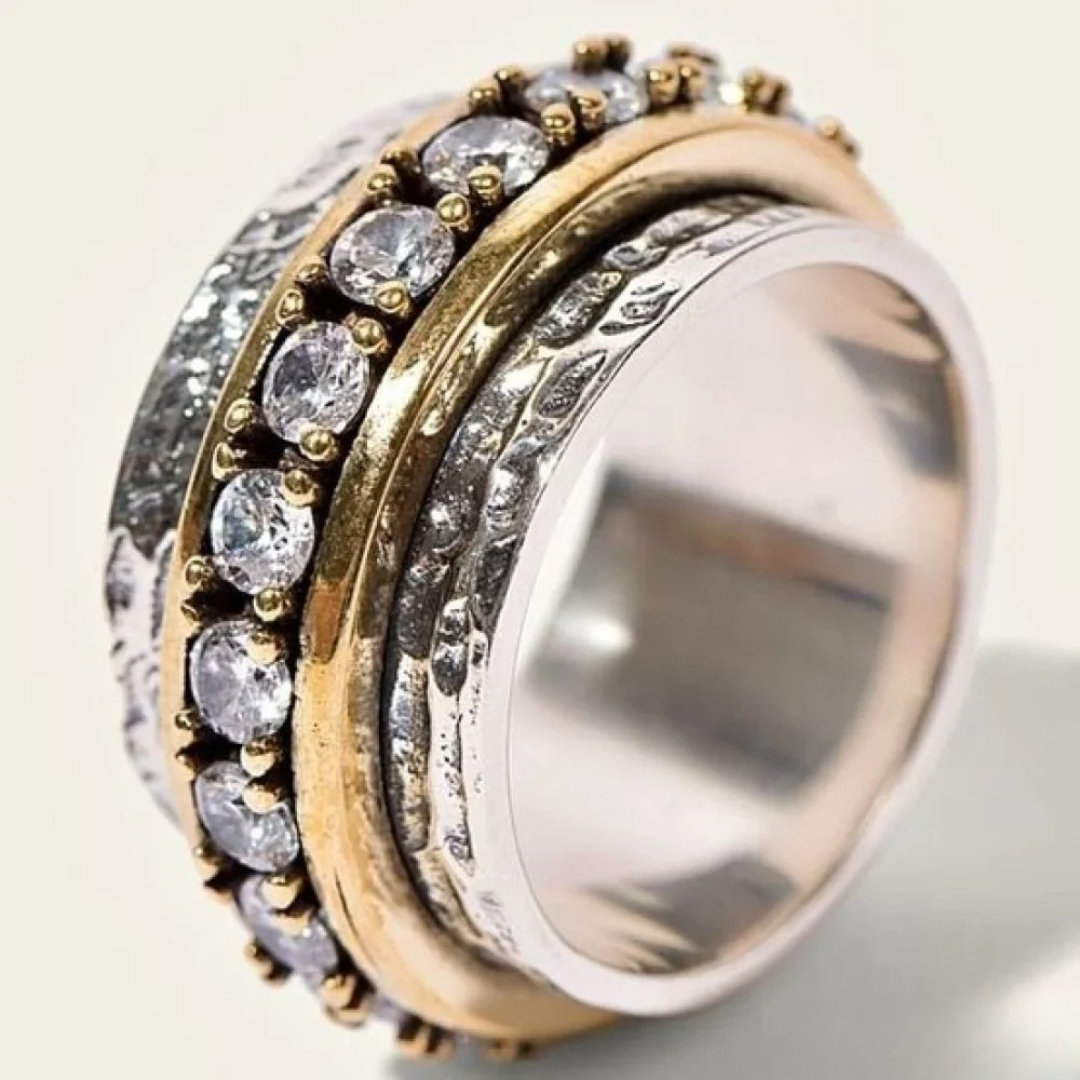 Vintage ring in gold and silver zirconium