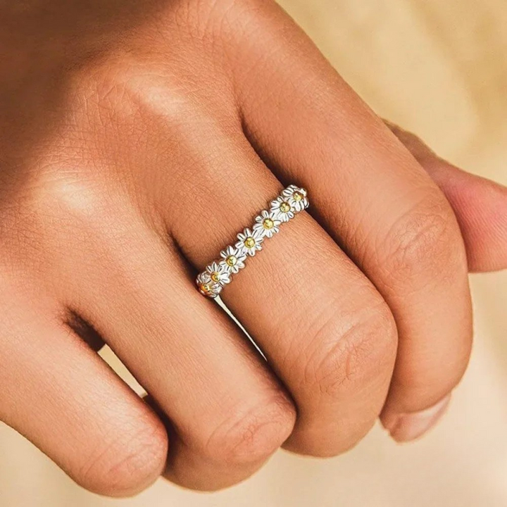 Adjustable Silver Margriet Ring Hand-Enameled